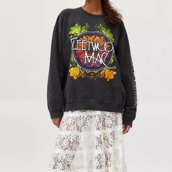 Urban Outfitters Tops - NWOT Urban Outfitters Fleetwood Mac Graphic Pullover Sweatshirt One Size